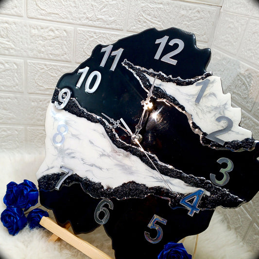 Wall Clock-Cloud in Night 🌙