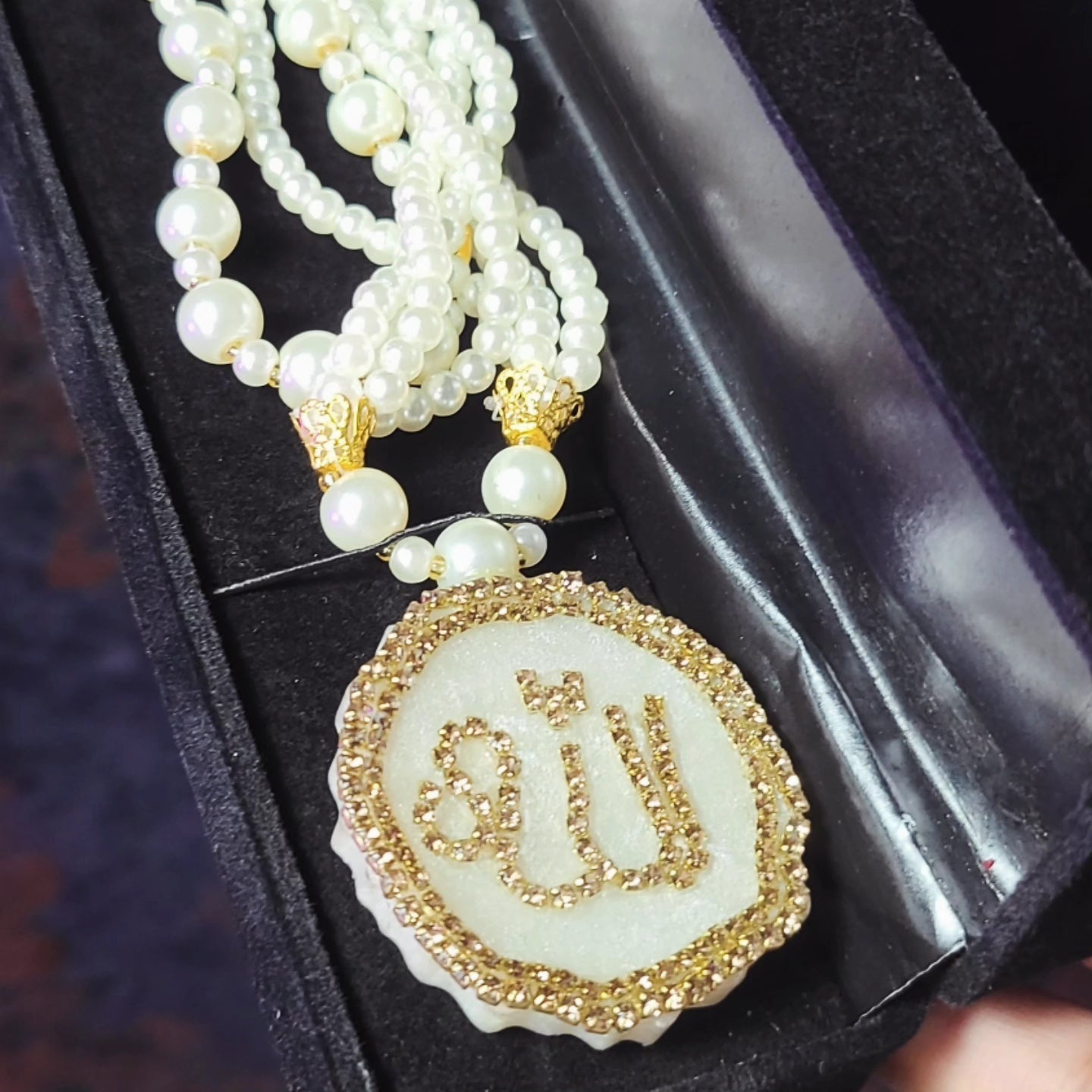 Stone-Embellished Islamic Neckwear